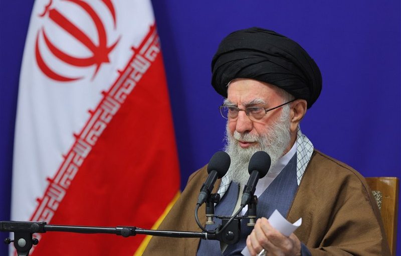 امام خامنه‌ای: تهاجم ارتش آمریکا مغلوب شجاعت و فداکاری جوانان ایران شد